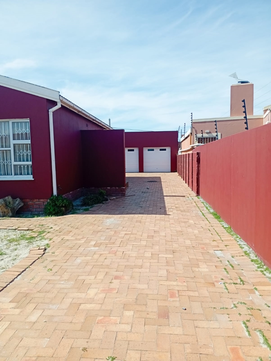 3 Bedroom Property for Sale in Mandalay Western Cape